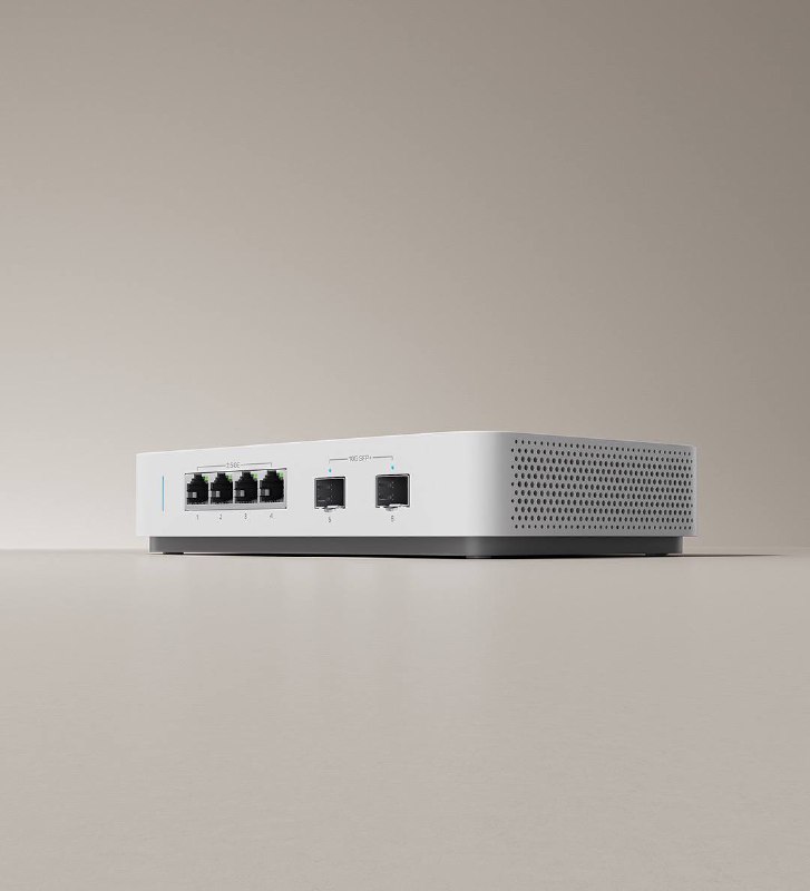 小米今日推出了一款千兆交换机和一款万兆交换机，采用纯白机身、无风扇散热设计，支持即插即用，首发价分别是 129 元和 299 元