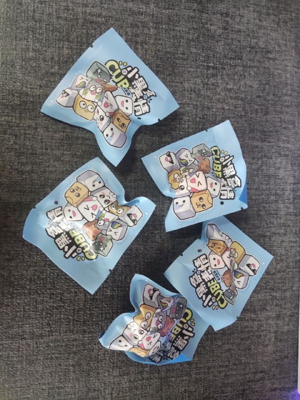 #日常 小黑盒表情盲袋到了，简单拆个包#日常 小黑盒表情盲袋到了，简单拆个包