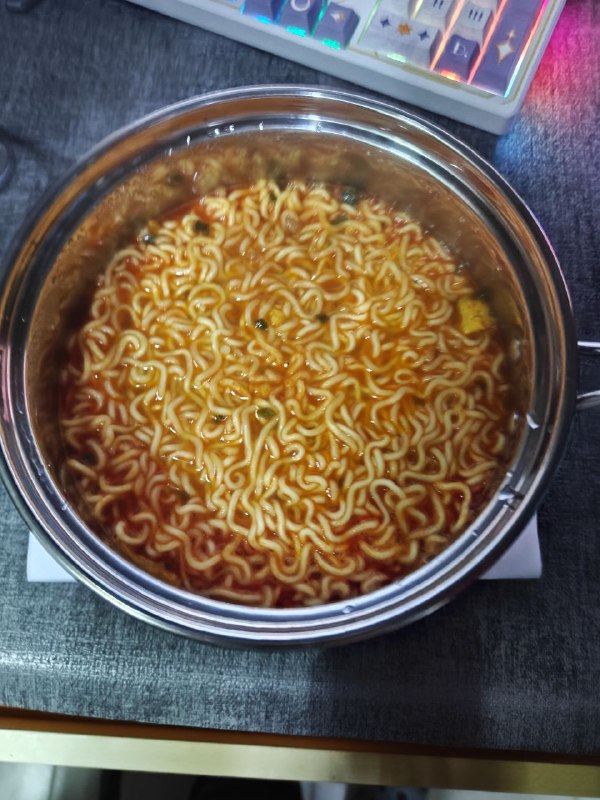#日常 因为东西还没有到齐，所以先煮个泡面助助兴