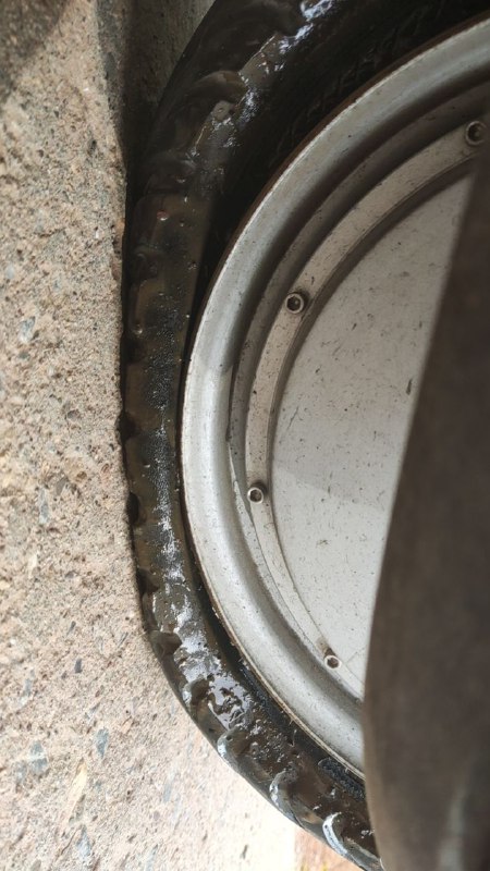 #日常 来到桂林玩 车开太快了 爆胎了（租的#日常 来到桂林玩 车开太快了 爆胎了（租的