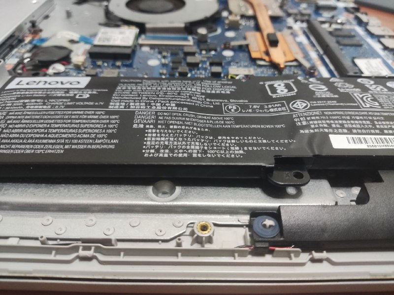 #杂 进行一个电池（鼓包）的拆#杂 进行一个电池（鼓包）的拆